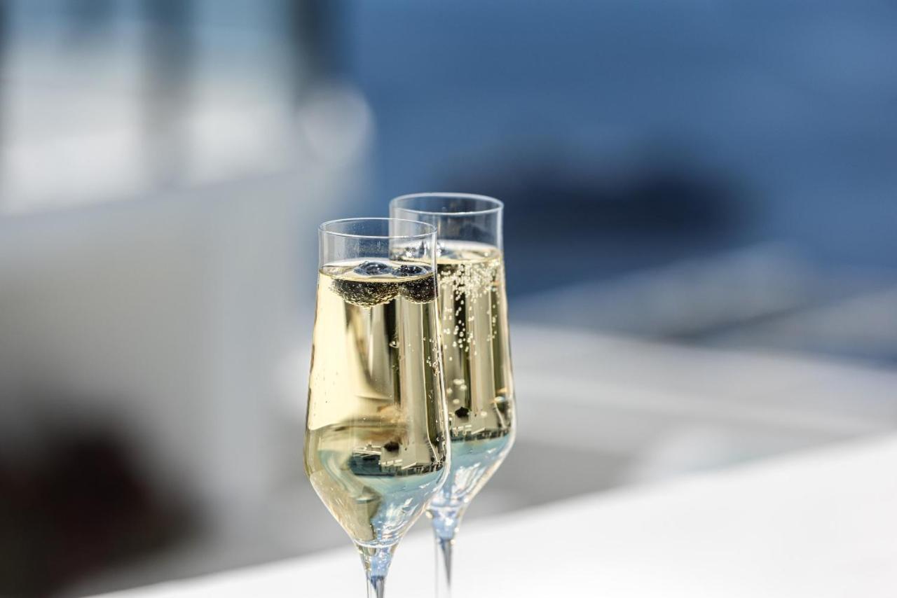 Akra Suites & Spa 이메로비글리 외부 사진