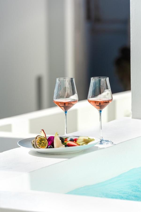 Akra Suites & Spa 이메로비글리 외부 사진